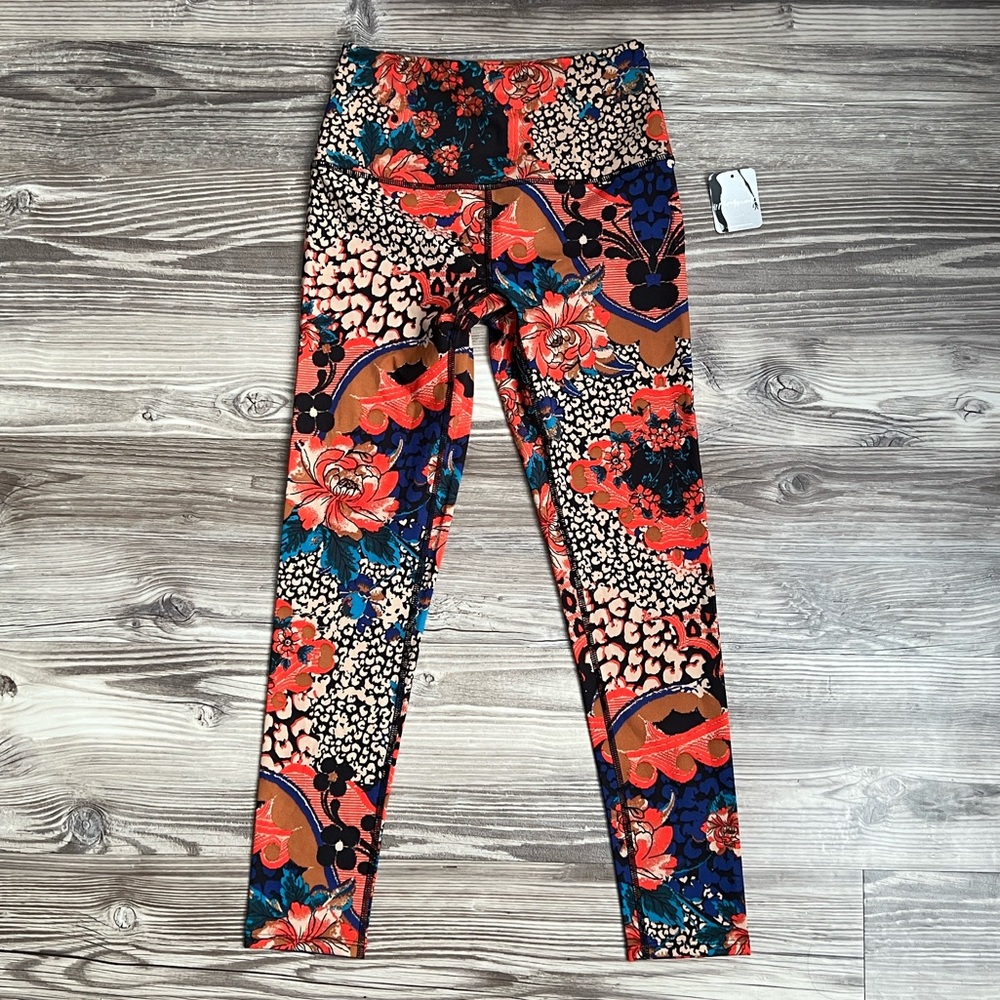 Free People Movement Lose Control Printed 7/8 Legging Wild Garden Size XS NWT